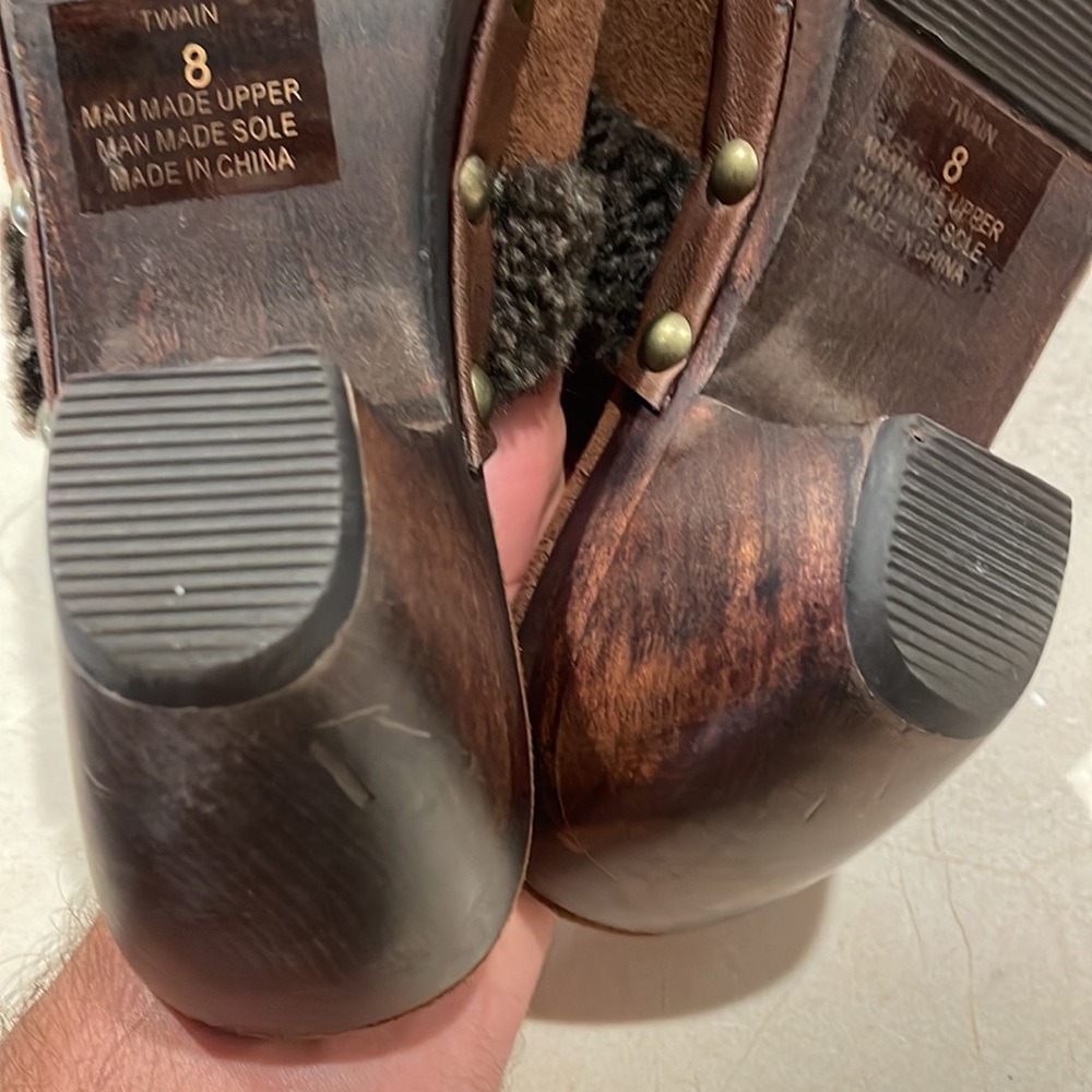 Coconuts Clogs - Picture 7 of 8